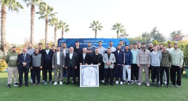 Gebze'de Başkan Büyükgöz'den voleybol takımına moral ziyareti