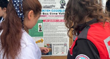 Geleceğin hemşireleri Mudanya'da sağlık için buluştu