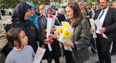 Gölcük'te Dünya Kadın Hakları Günü kutlaması