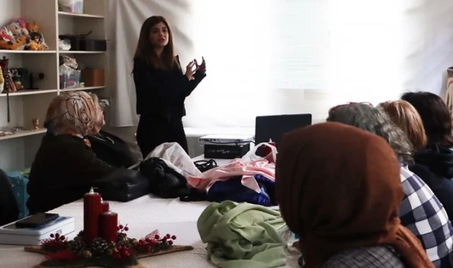 İstanbul Maltepe'de özel çocukların ailelerine seminer