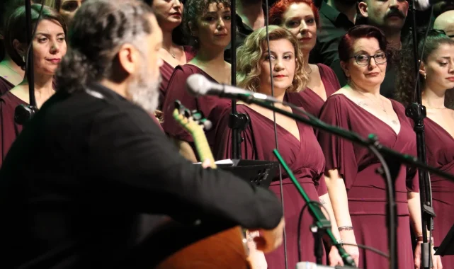İstanbul Maltepe'de usta yorumcu Ruhi Su unutulmadı