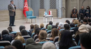 İzmir Bornova'da Prof. Dr. Üstün Dökmen ile ilham veren buluşma