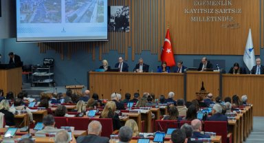 İzmir Buca'daki riskli yapılar için tahliye ve destek paketi Büyükşehir Meclisi'nde