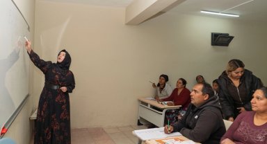 İzmir Büyükşehir'den dayanışma merkezi