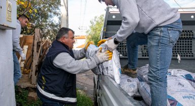 İzmir Güzelbahçe'de kara kış desteği başladı