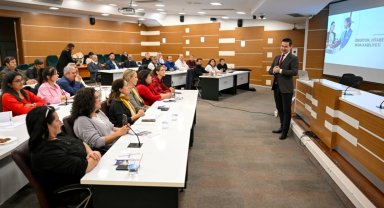 İzmir'de Bornova Muhtarlar Akademisi başladı