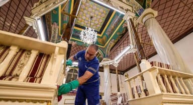 İzmir'in ibadethaneleri köşe bucak temizleniyor