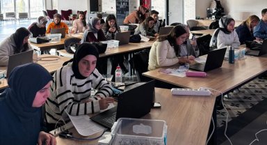 Kayseri Bilişim Akademisi'nde ücretsiz ders zili çaldı