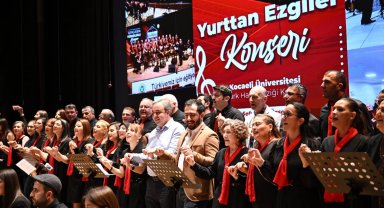 Kocaeli Üniversitesi'nde Gençleşen Türkülerle yurttan ezgiler rüzgarı