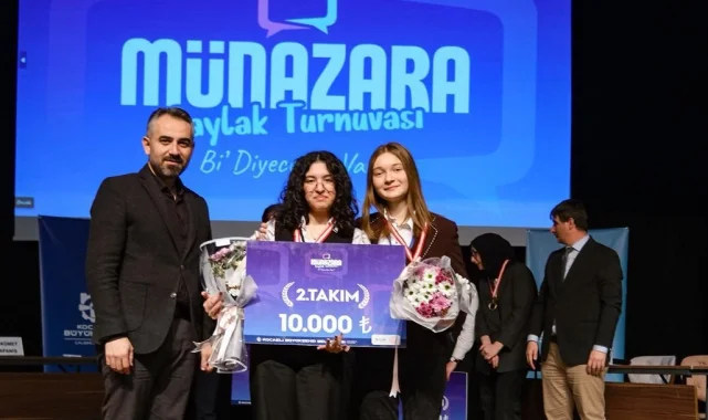 Kocaeli'de genç münazırlar, "Bi' Diyeceğim Var" dedi