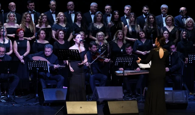 Kocaeli'de Türk Sanat Müziği korosundan yılın son konseri