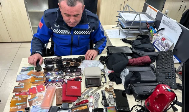 Kocaeli'de unutulan eşyalar sahiplerine teslim ediliyor