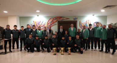 Konya Karatay Belediyespor'dan Başkan Kılca'ya çifte gurur ziyareti