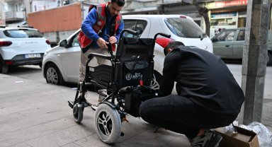 Manisa Büyükşehir'den engelli bireylere medikal destek