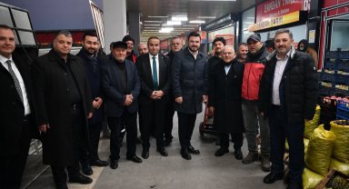 Memduh Büyükkılıç'tan Kayseri hal esnafına sabah ziyareti