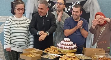 Sakarya'da özel çocuklara kemençe ve horonla doğum günü coşkusu