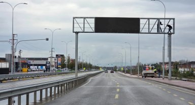 Sakarya'da sürücülere rehber olan dev ekran farklı noktaya alındı