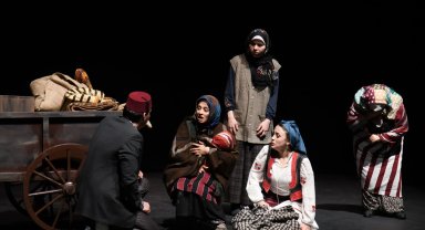 Trabzon'da 'Muhacirlik' oyunu prömiyer yaptı