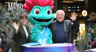 Yıldız makinesi Nilüfer Belediyespor Eker Kadın Voleybol Takımı