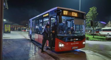 Ahmet Akın üniversite öğrencileri için ulaşım standartlarını artırdı