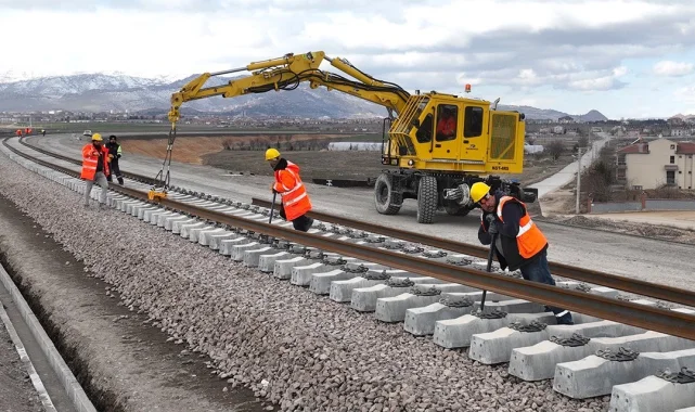 Ankara–İzmir Hızlı Tren hattında hummalı çalışma