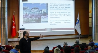 Antalya Büyükşehir'den ilaçlama personeline biyosidal ürün kullanımı eğitimi