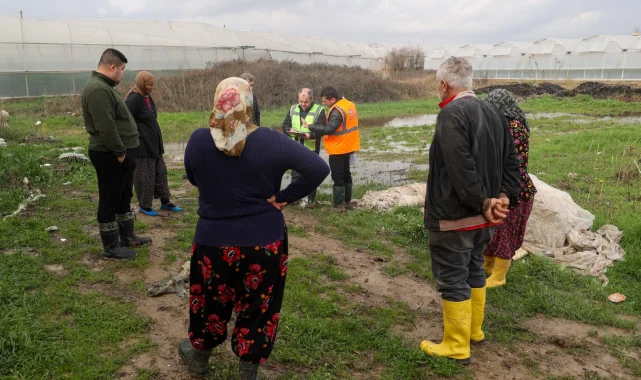 Antalya Büyükşehir'den sel felaketinde çiftçilerin yanında