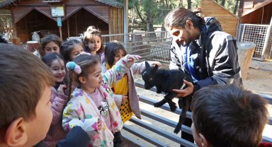 Antalya'da miniklere doğa ve hayvan sevgisi