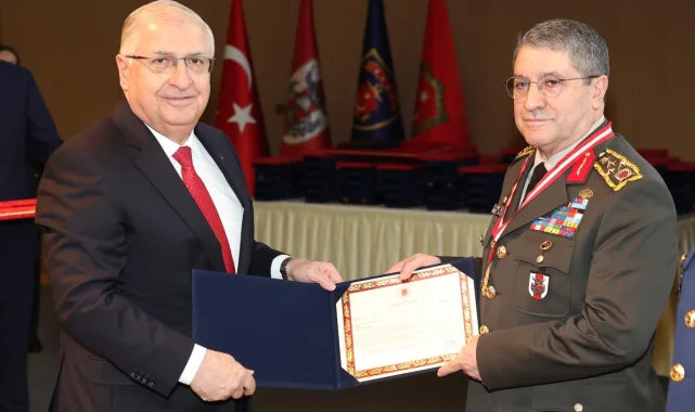 Bakan Güler'den TSK'ya övgü, teröre net uyarı