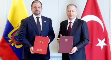 Bakan Yerlikaya, Ekvatorlu mevkidaşıyla görüştü