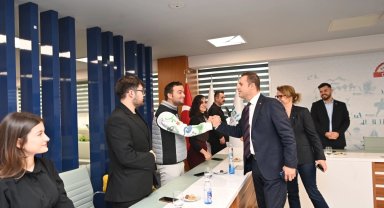 Balıkesir'de Başkan Akın gençlerle bir araya geldi