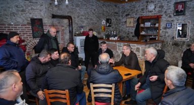 Balıkesir'de Başkan Ergin'den Küçükköy ve Sarımsaklı'da esnaf ziyareti