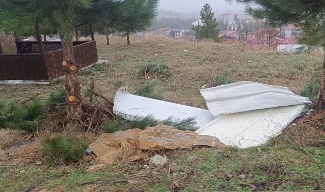 Bilecik Pazaryeri fırtınaya teslim oldu