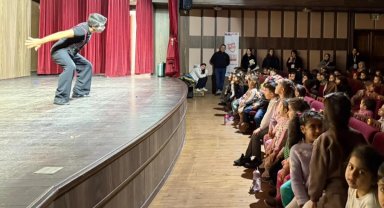 Bursa İnegöl'de Tiyatro Festivali coşkusu sürüyor