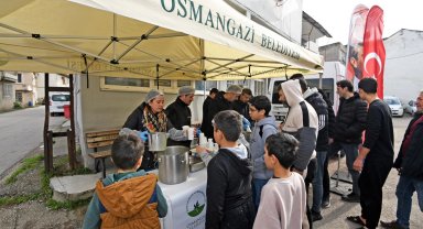 Bursa Osmangazi'de Cuma bereketi paylaşıldı