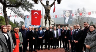 Cep Herkülü'nün heykeli dikildi