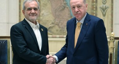 Cumhurbaşkanı Erdoğan, Pezeşkiyan'la telefonla görüştü