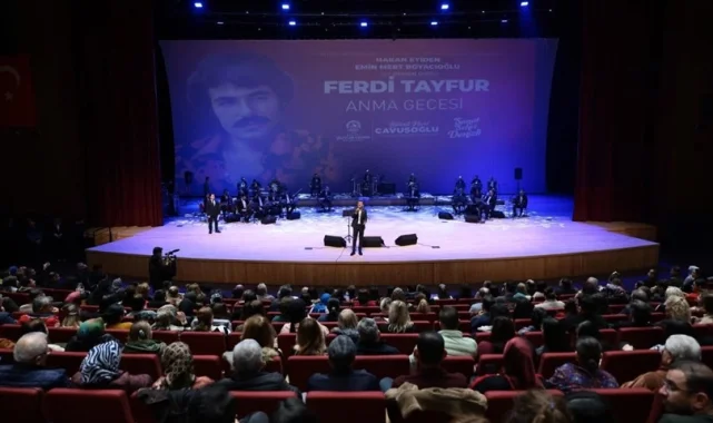 Denizli'de Ferdi Tayfur unutulmaz eserleriyle anıldı
