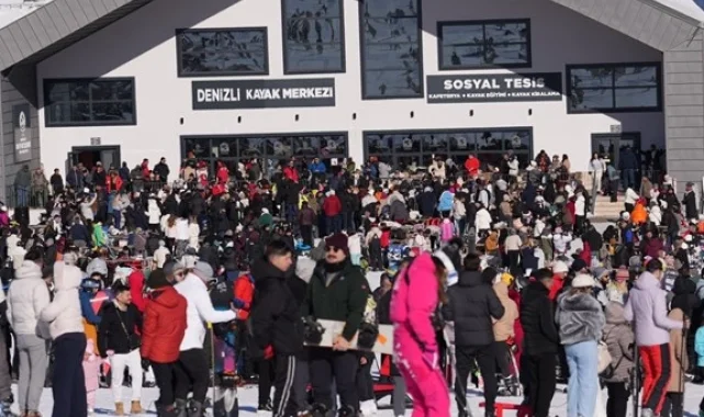 Denizli'de kayak merkezi ve teleferik hafta sonu doldu taştı