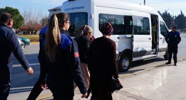 Denizli'de zabıta ekipleri dilenci denetimlerini artırdı
