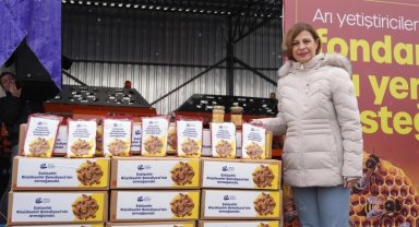 Eskişehir'de arıcılara fondan arı yemi dağıtıldı