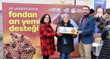 Eskişehir'de üreticilere arı yemi desteği