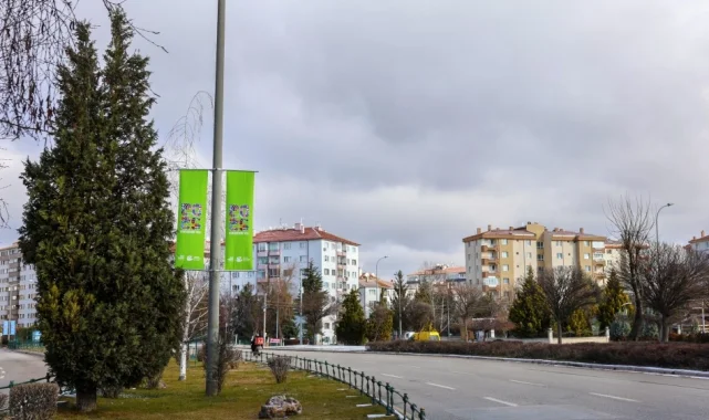 Eskişehir'in dört bir yanı 2026 afişleriyle renkleniyor