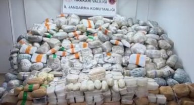 Hakkari'de 860 kilogram uyuşturucu madde ele geçirildi