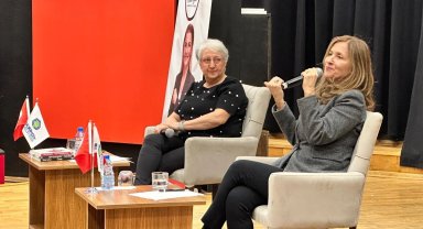 İstanbul Bakırköy'de Müge İplikçi söyleşisi