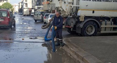 İzmir Çiğli'de fırtına ve sağanak seferberliği