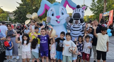 Kocaeli Gölcük'te çocuklar için çifte şenlik