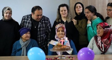 Kocaeli'de 77 yaşındaki teyzeye büyük mutluluk
