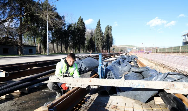 Kocaeli'de raylar Kartepe'ye doğru döşeniyor