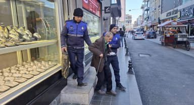 Mağdur vatandaşlara zabıta şefkati